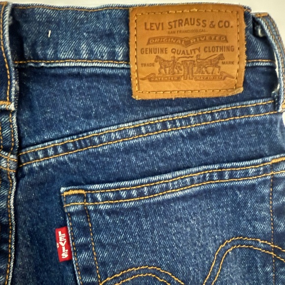 Levi's Wedgie Straight Leg 25 Jeans High Rise Premium Stretch Denim Frayed Hem - Picture 9 of 11